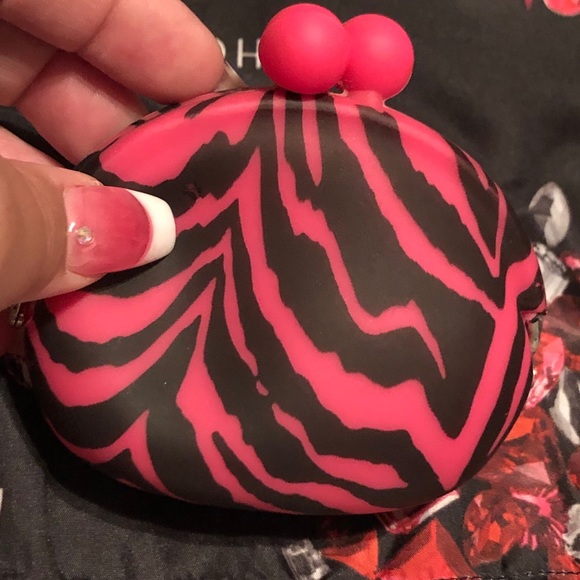 Pink Zebra Coin Rubber Snap Purse - Picture 2 of 5